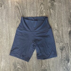 Golden butter cheeky hi rise shorts 7”